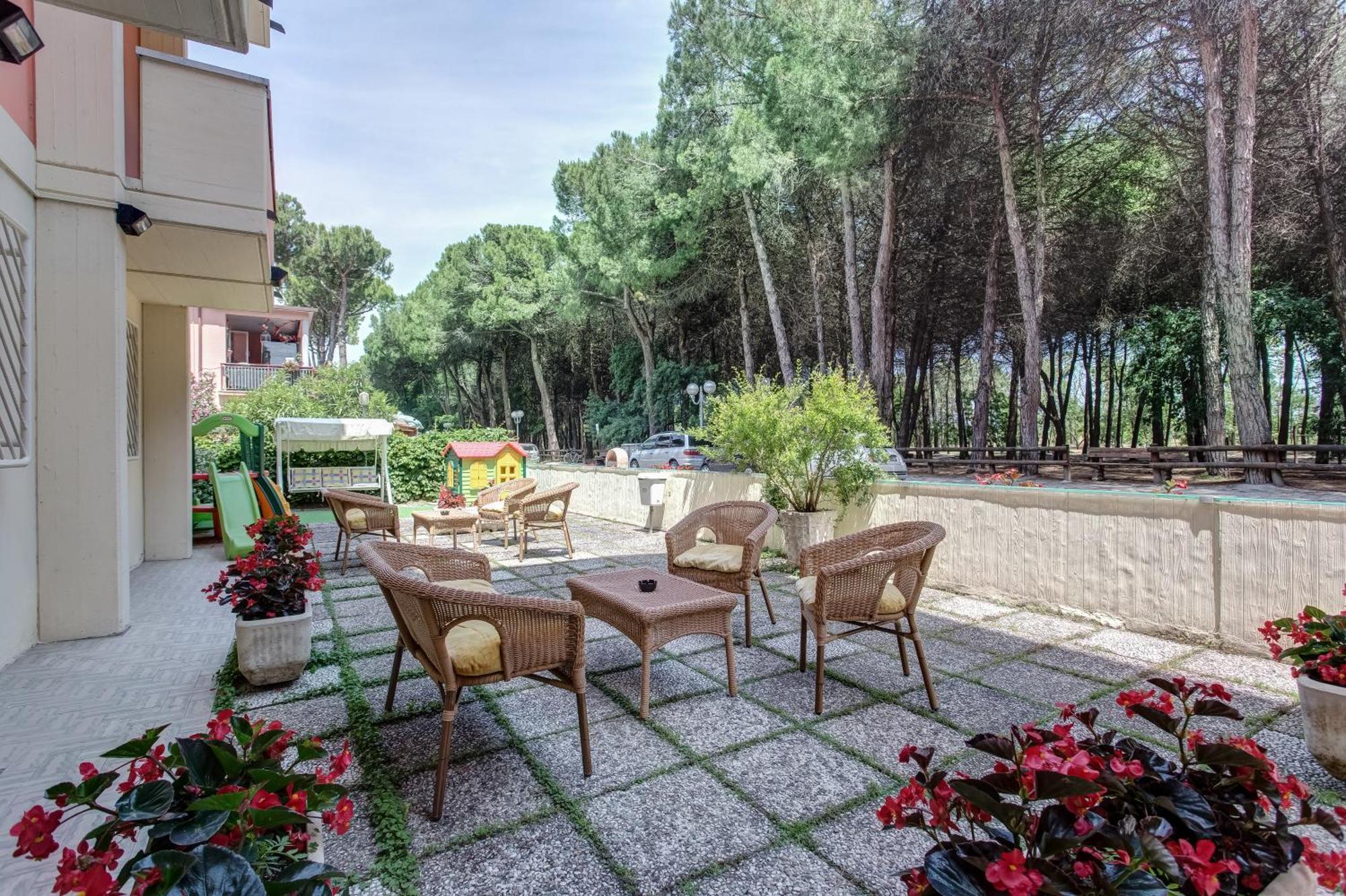 Hotel Valentino Pinarella Extérieur photo