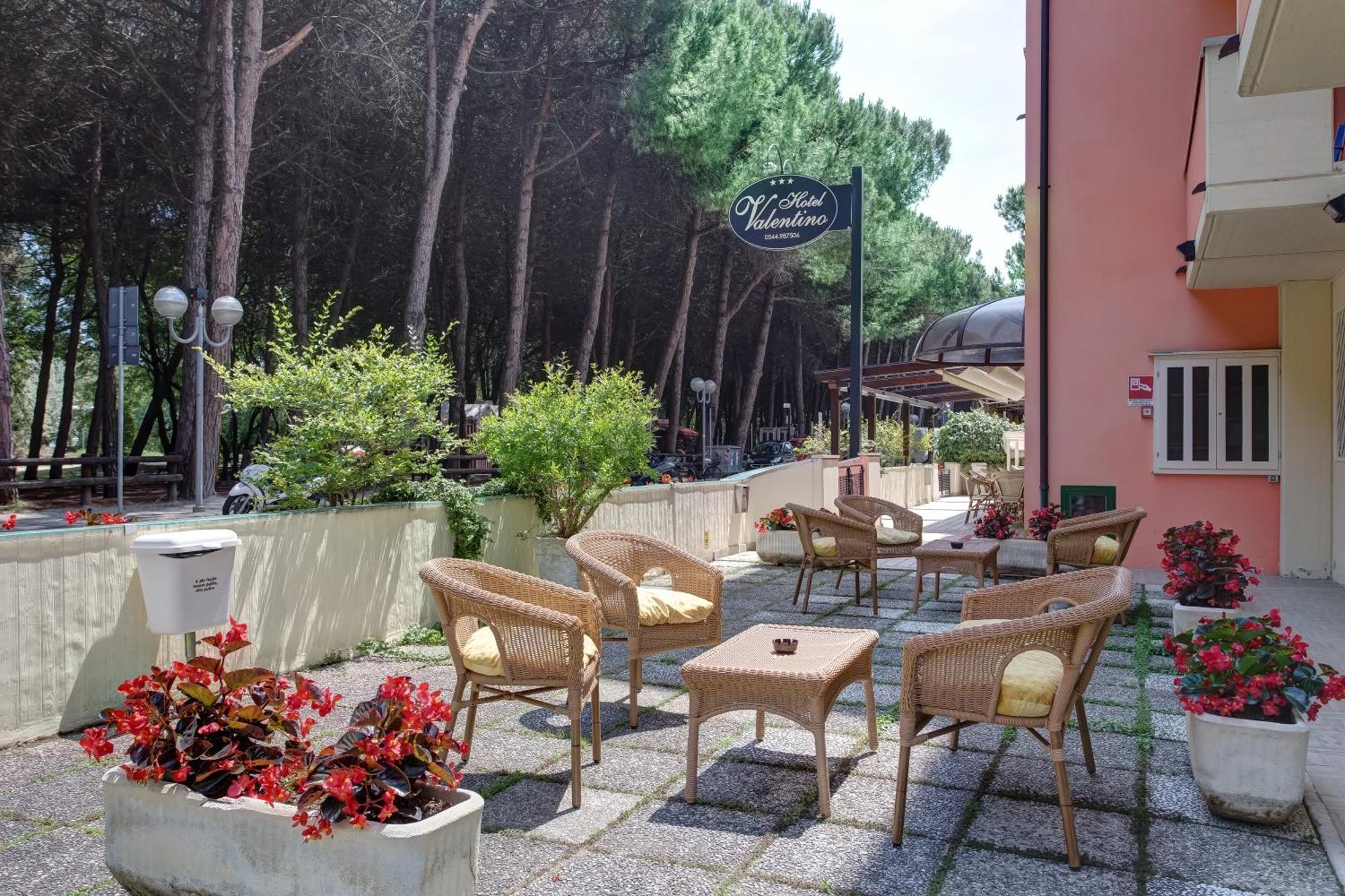 Hotel Valentino Pinarella Extérieur photo