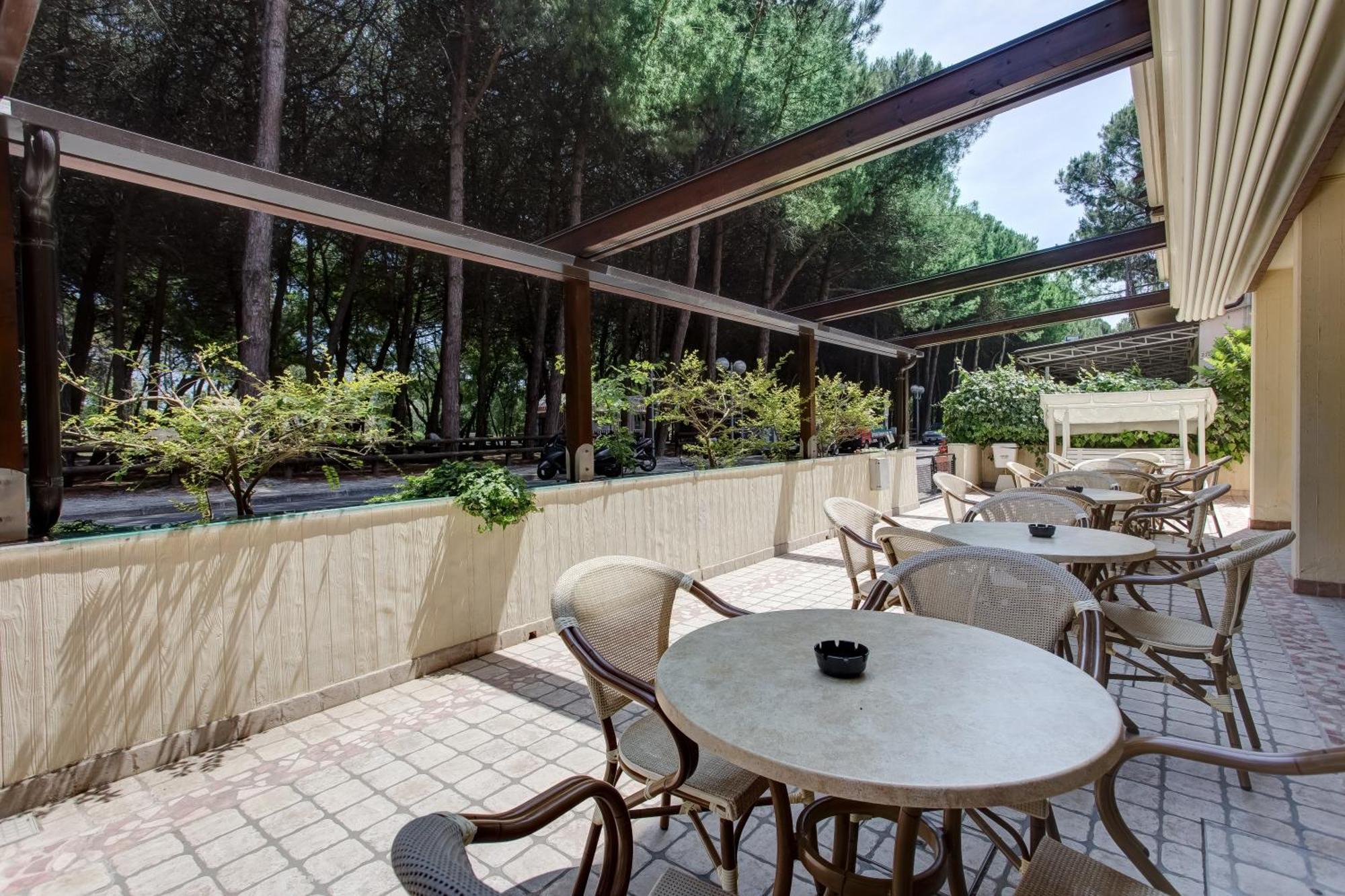 Hotel Valentino Pinarella Extérieur photo