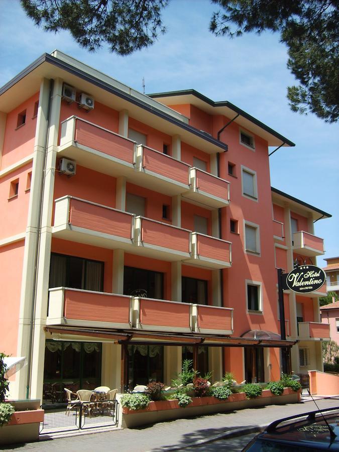 Hotel Valentino Pinarella Extérieur photo