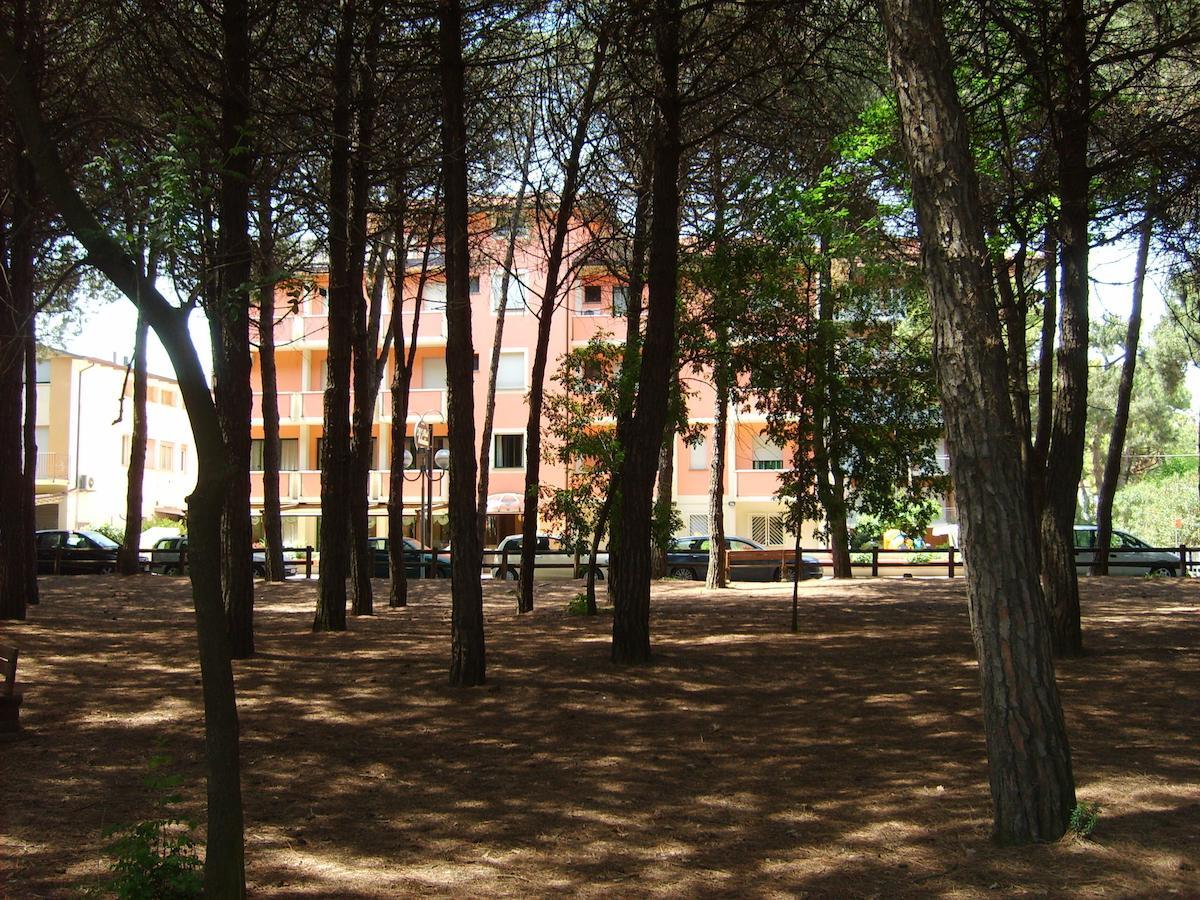 Hotel Valentino Pinarella Extérieur photo