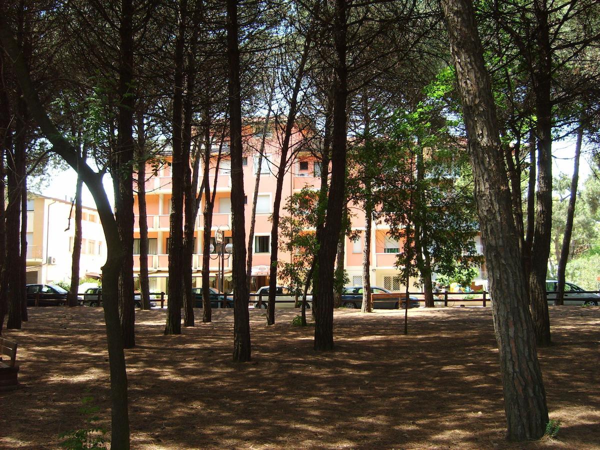 Hotel Valentino Pinarella Extérieur photo