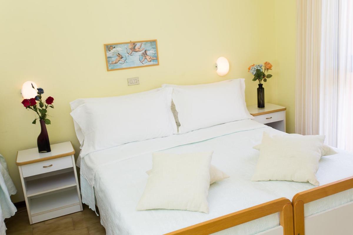 Hotel Valentino Pinarella Extérieur photo